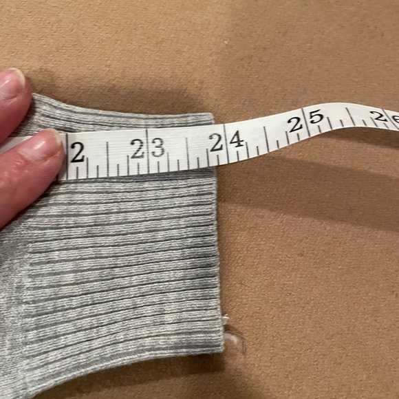 H&M Light Weight Light Grey Sweater- size Small - Picture 9 of 10